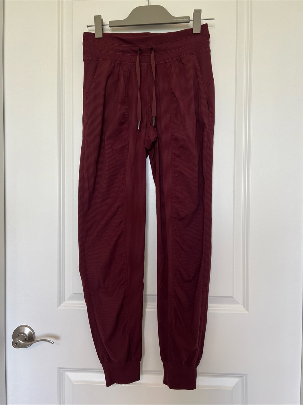Lululemon women’s Maroon Jogger Pants - Lightweight Drawstring Casual Pants